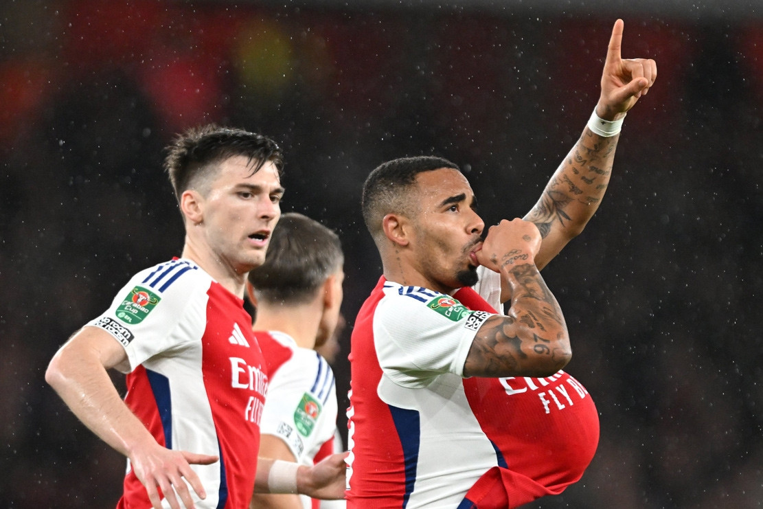 Gabriel Jesus lập hat-trick, Arsenal ngược dòng ngoạn mục