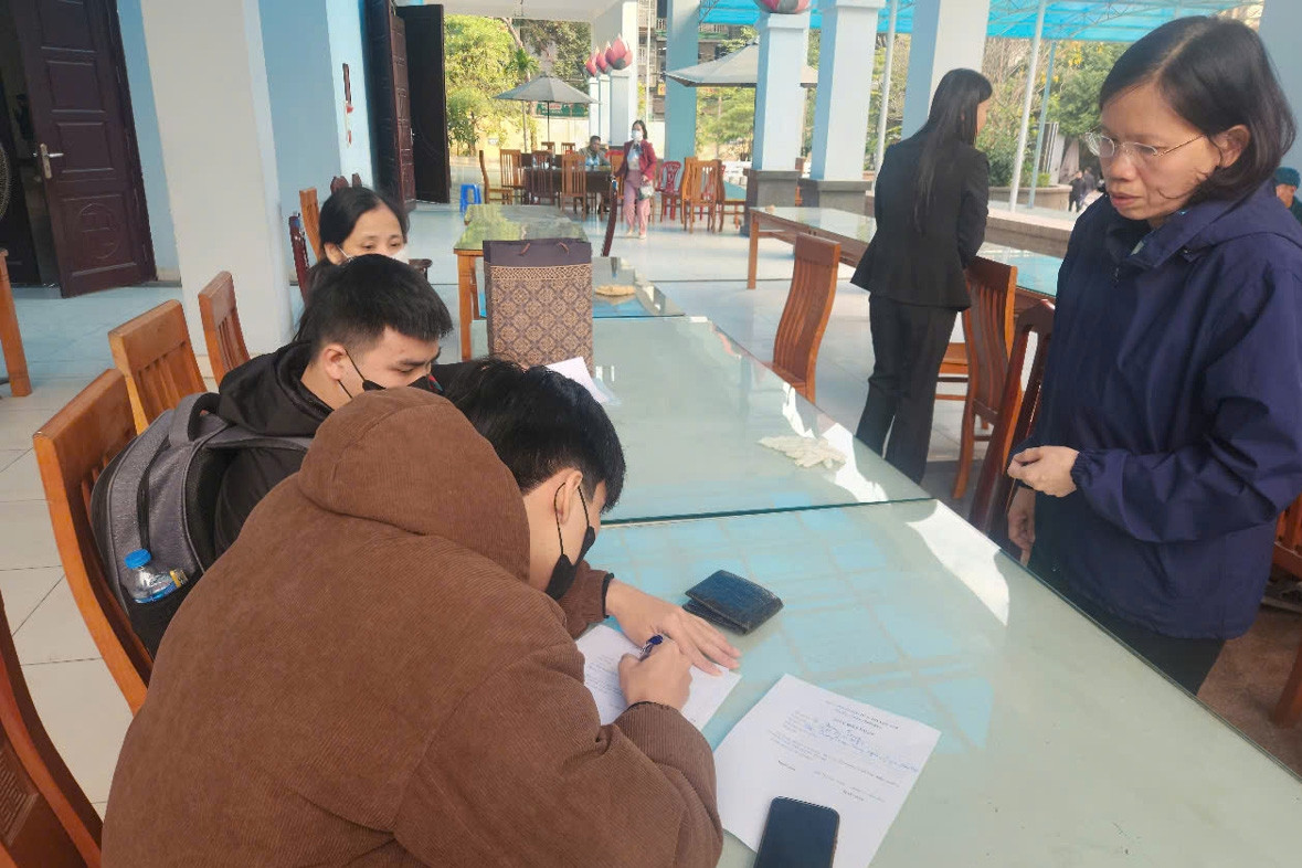 Hoàn cảnh khó khăn của nữ nạn nhân vụ cháy quán 'Hát cho nhau nghe' ở Hà Nội