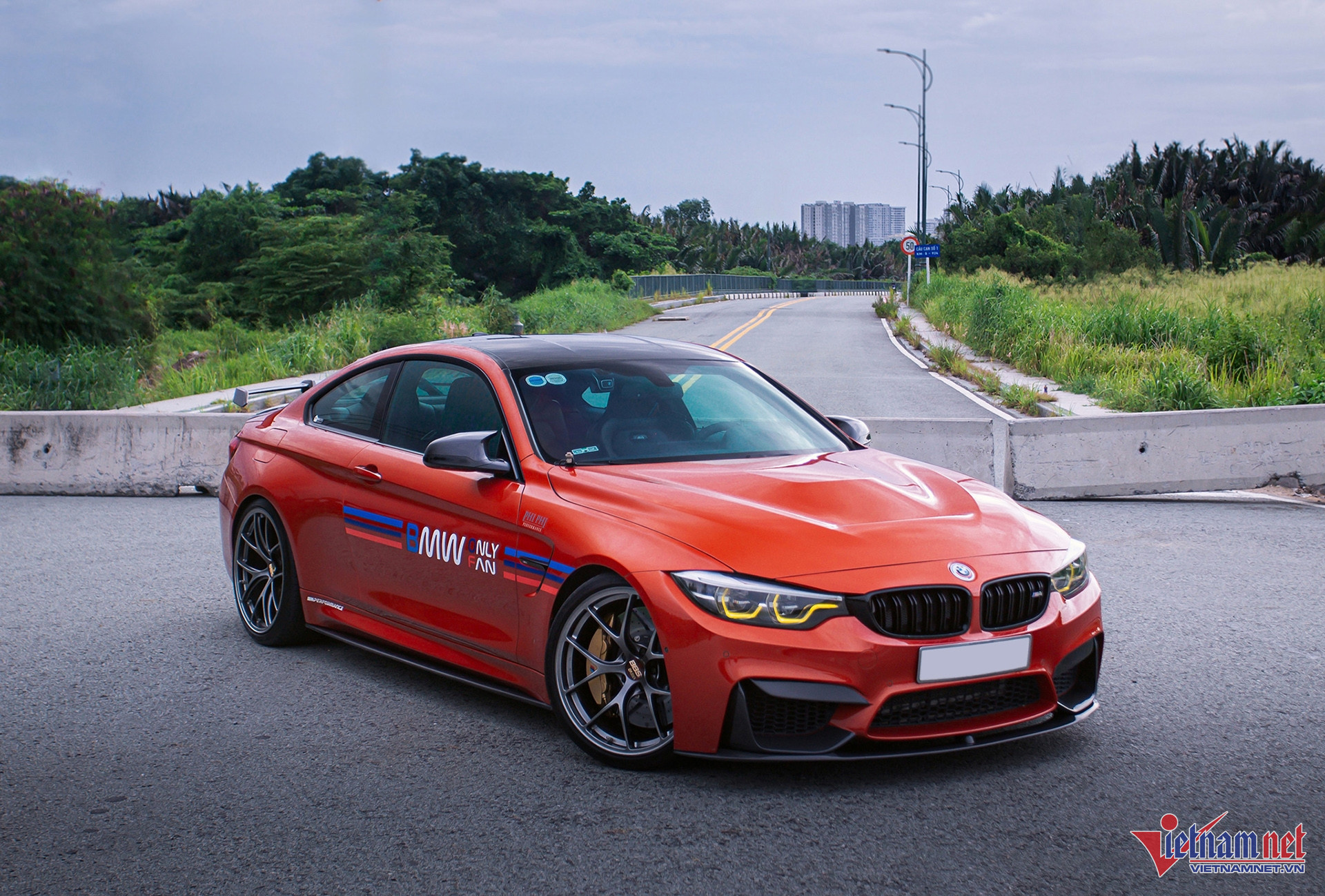 W-bmw m4 1.jpg