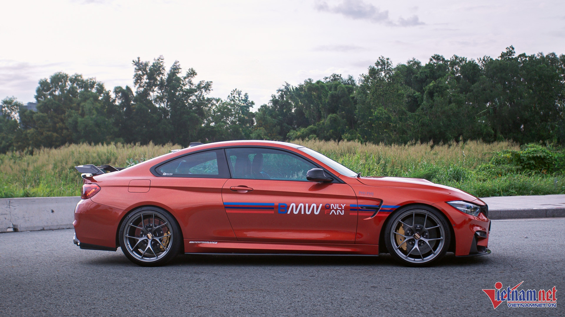 W-bmw m4 10.JPG.jpg