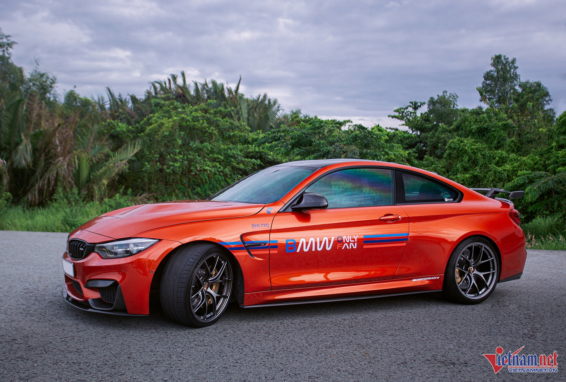 W-bmw m4 12.jpg