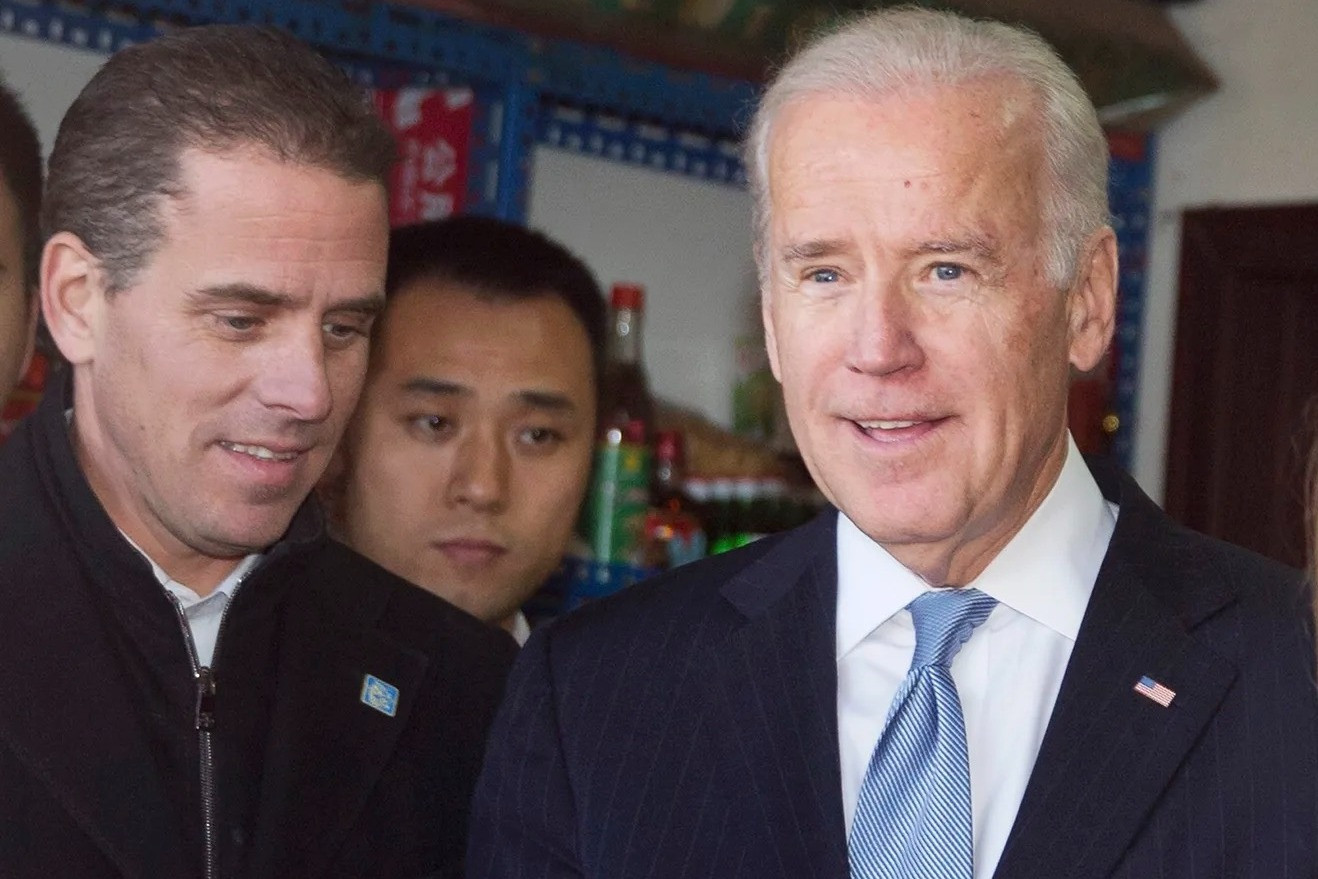 Tổng thống Mỹ Joe Biden ân xá cho con trai