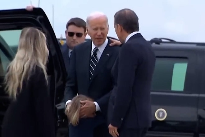 Ông Joe Biden nêu lý do dùng 'lệnh ân xá hoàn toàn và vô điều kiện' cho con trai