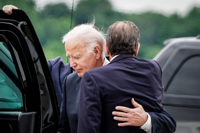 Tổng thống Putin thông cảm với việc Tổng thống Biden ân xá cho con trai