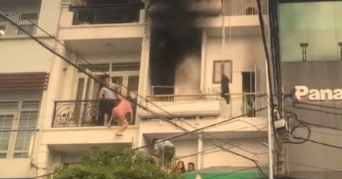 Cứu 5 Người Trong Vụ Cháy Nhà Ở Hải Phòng