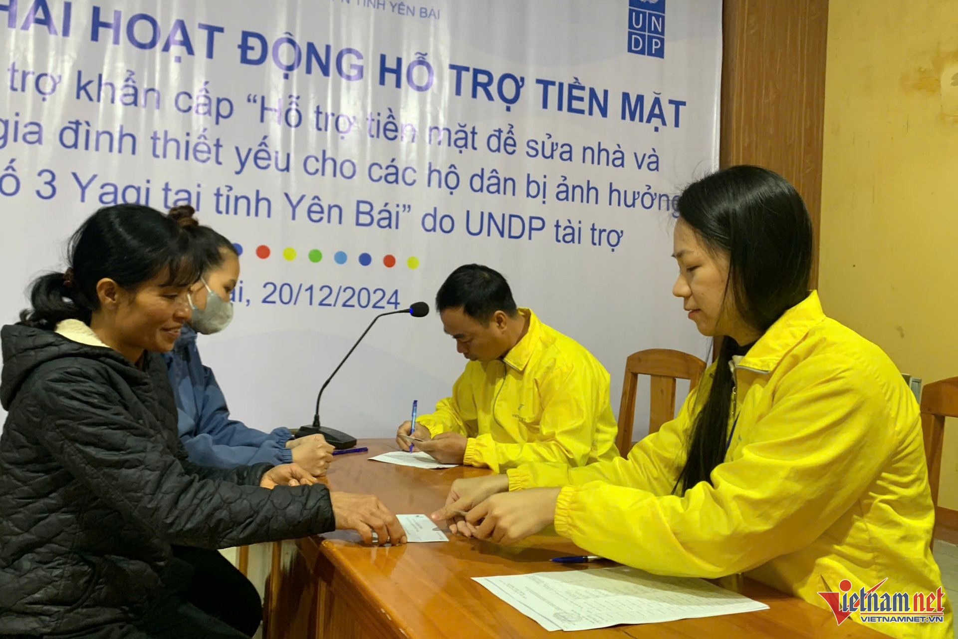 W-hoat dong cuu tro 1 1.jpg