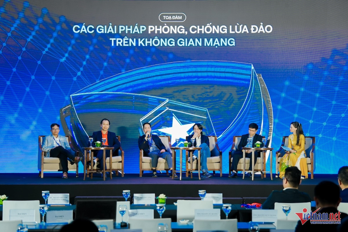 W-toa dam phien chuyen de 2910.jpg