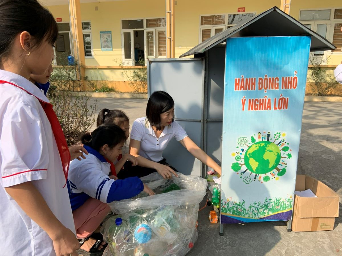 tin 40 đại sứ giảm nhựa.jpg