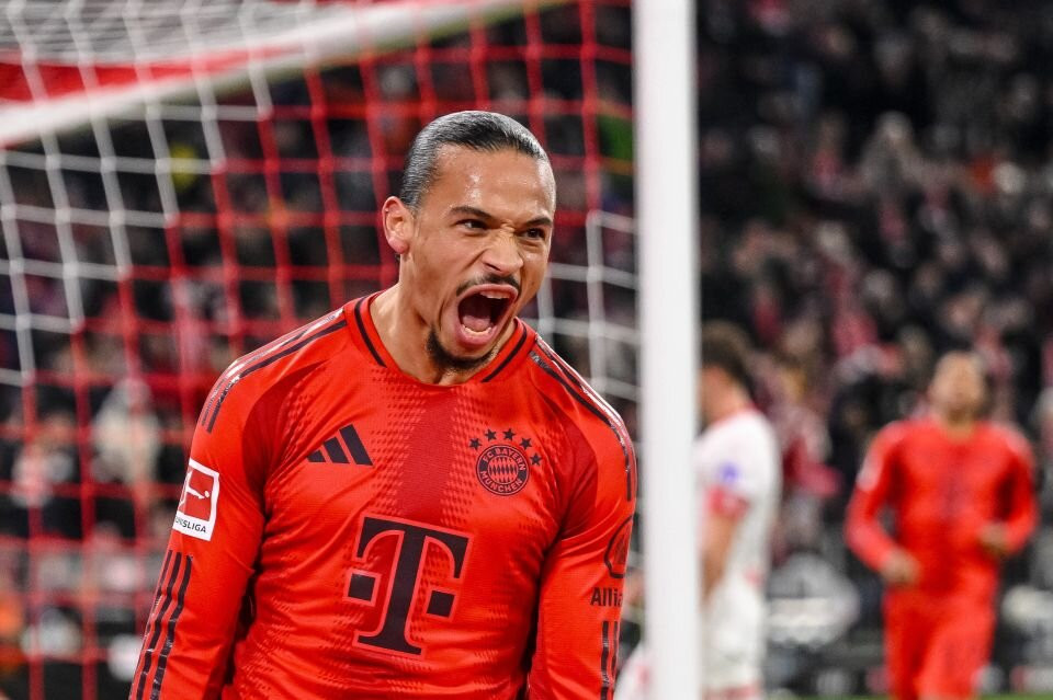 www_thesun_co_uk celebrates scoring teams fourth goal 958943124.jpg