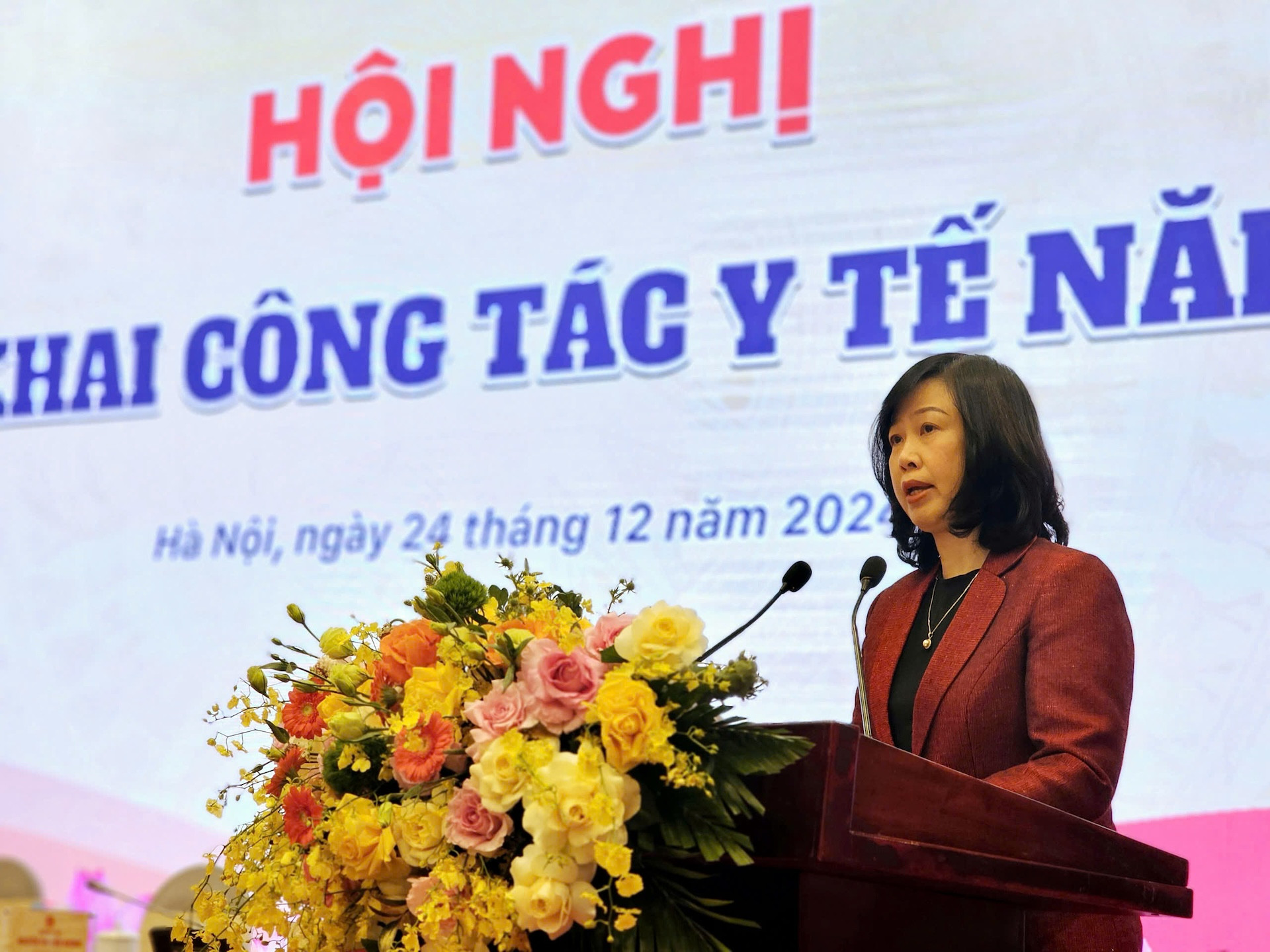 bo truong y te Lan.jpg