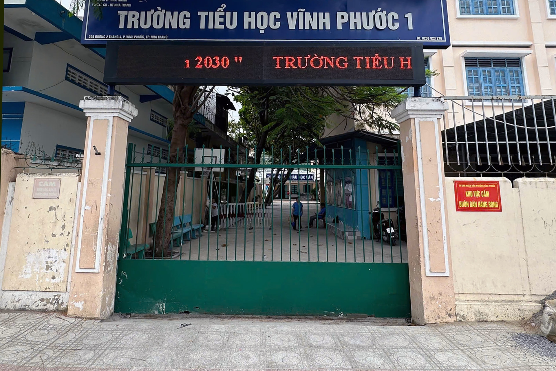 Nữ giáo viên ở Nha Trang bị 2 người đàn ông xông vào trường nhục mạ