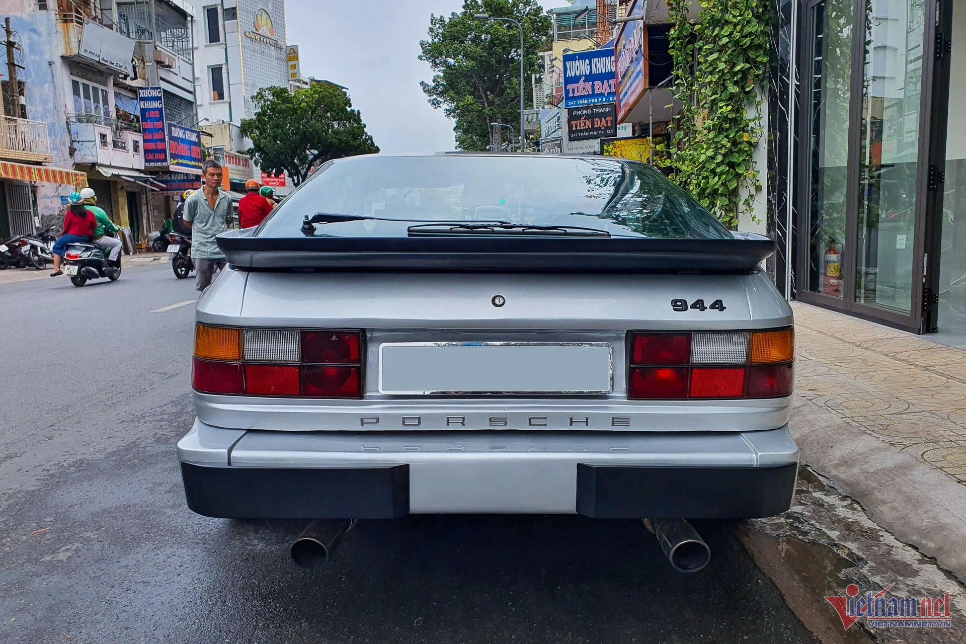 W-Porsche 944 Trung Nguyen Vietnamnet 7.jpg