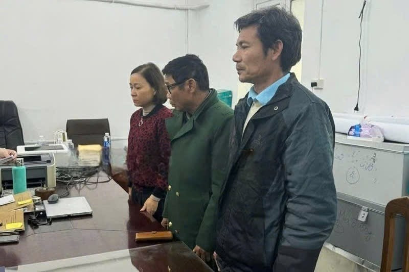 Bắt tạm giam nguyên Trưởng Phòng Nông nghiệp và Phát triển nông thôn ở Hòa Bình