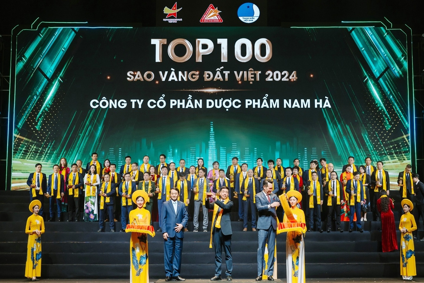 Dược Nam Hà tiếp tục ghi danh Top 100 Sao Vàng Đất Việt 2024