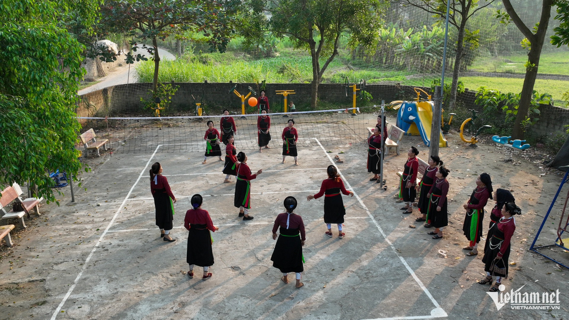 W-xa hoi so kinh te so 13.jpg