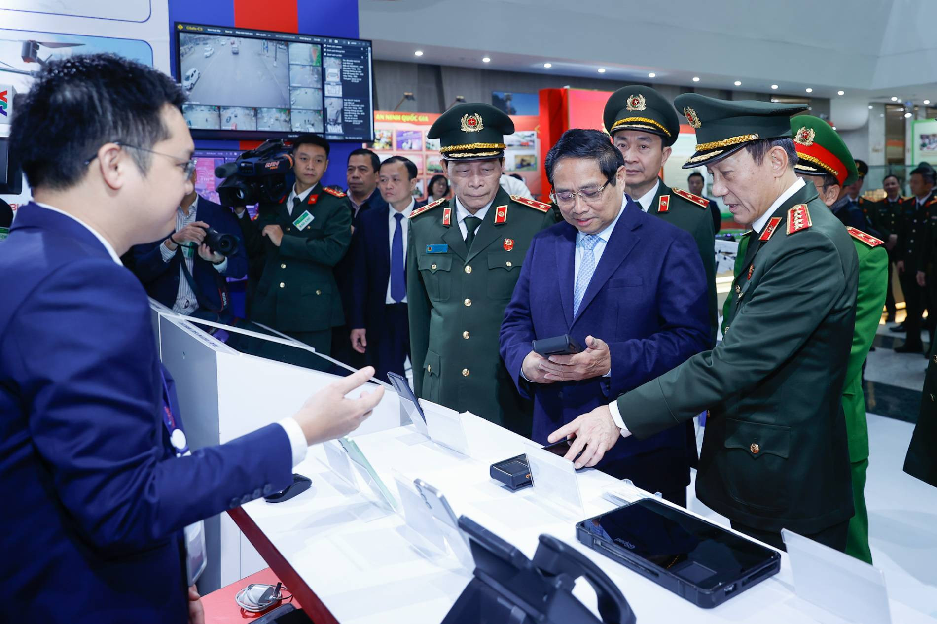 tham gian trưng bày.jpeg