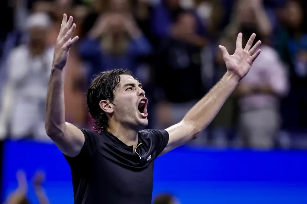 Hạ Taylor Fritz, Casper Ruud vào bán kết ATP Finals