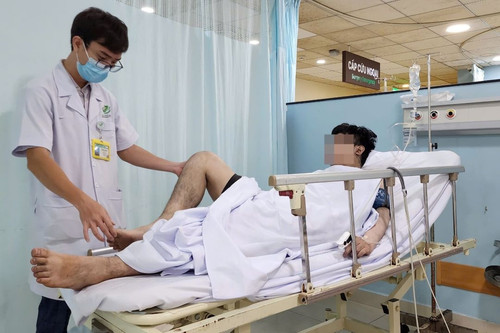 Vụ cháy nhà trọ 2 người chết ở TPHCM: Nhúng áo vào bồn cầu để che mặt thoát thân