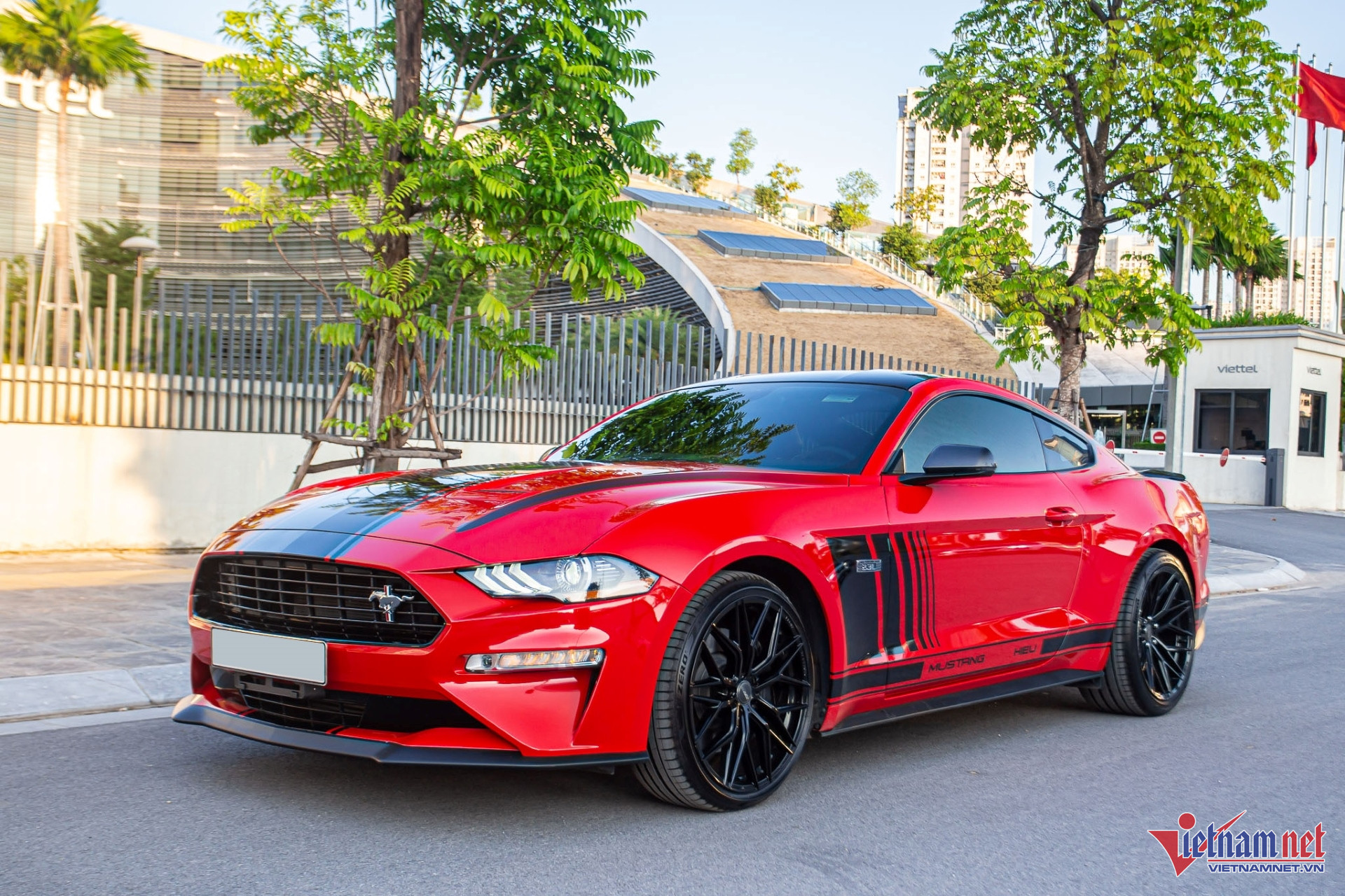 W-ford mustang 4.JPG.jpg