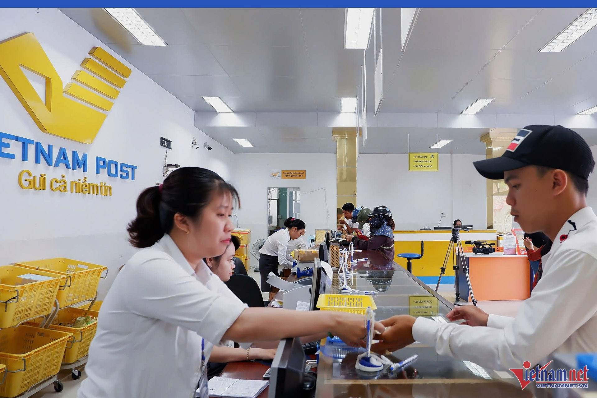 W-hanh chinh cong 2.jpg