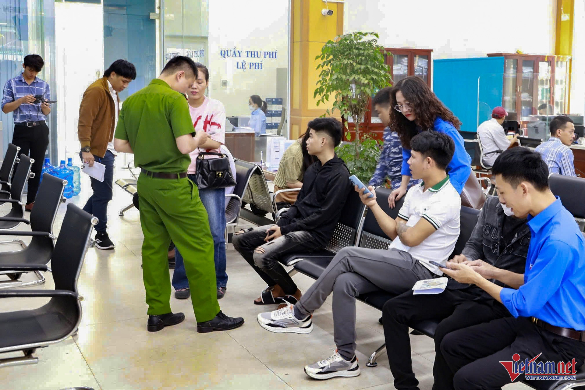 W-Hue Ly Lich Tu Phap Qua VNeID 9.jpg