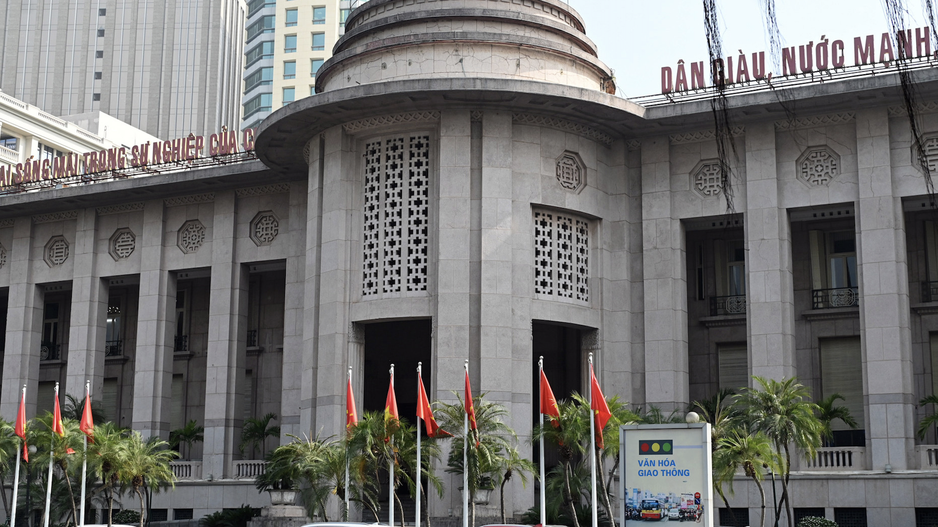 Nâng cao hiệu quả quản lý vốn nhà nước trong các doanh nghiệp thuộc ngành NH