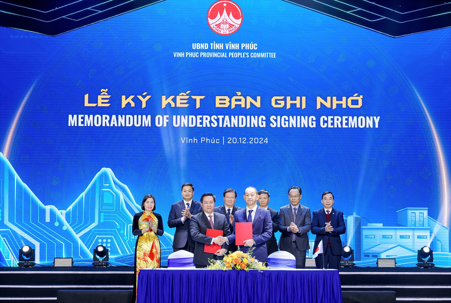 2024.12.20 Toyota và UBND tỉnh Vĩnh Phúc vừa ký kết Biên bản ghi nhớ Hợp tác hỗ trợ doanh nghiệp trong nước tại Vĩnh Phúc.jpg