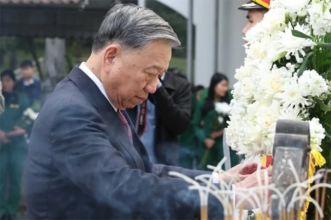 Tổng Bí thư Tô Lâm dâng hương tại Khu Di tích Ngã ba Đồng Lộc
