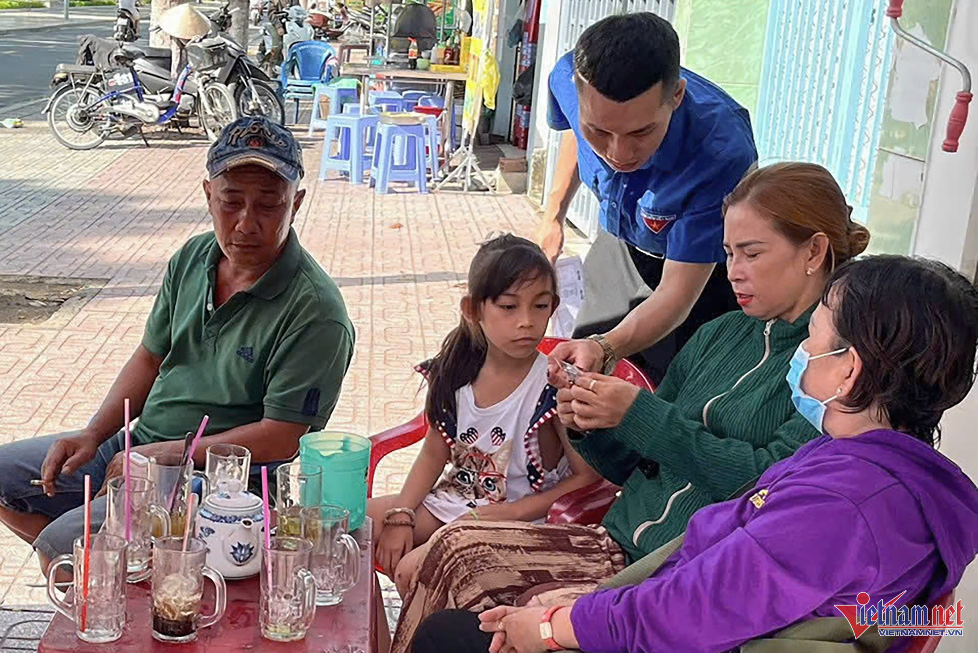 W-To CNS Cong Dong 4.jpg