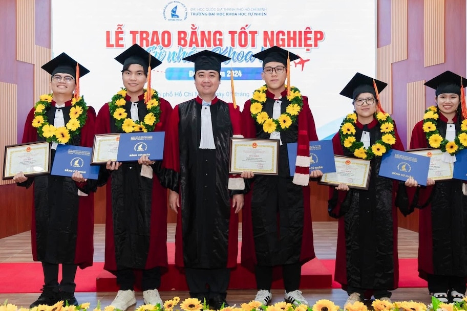 Thủ khoa tốt nghiệp Trường ĐH khoa học tự nhiên TPHCM đạt GPA 9,64/10