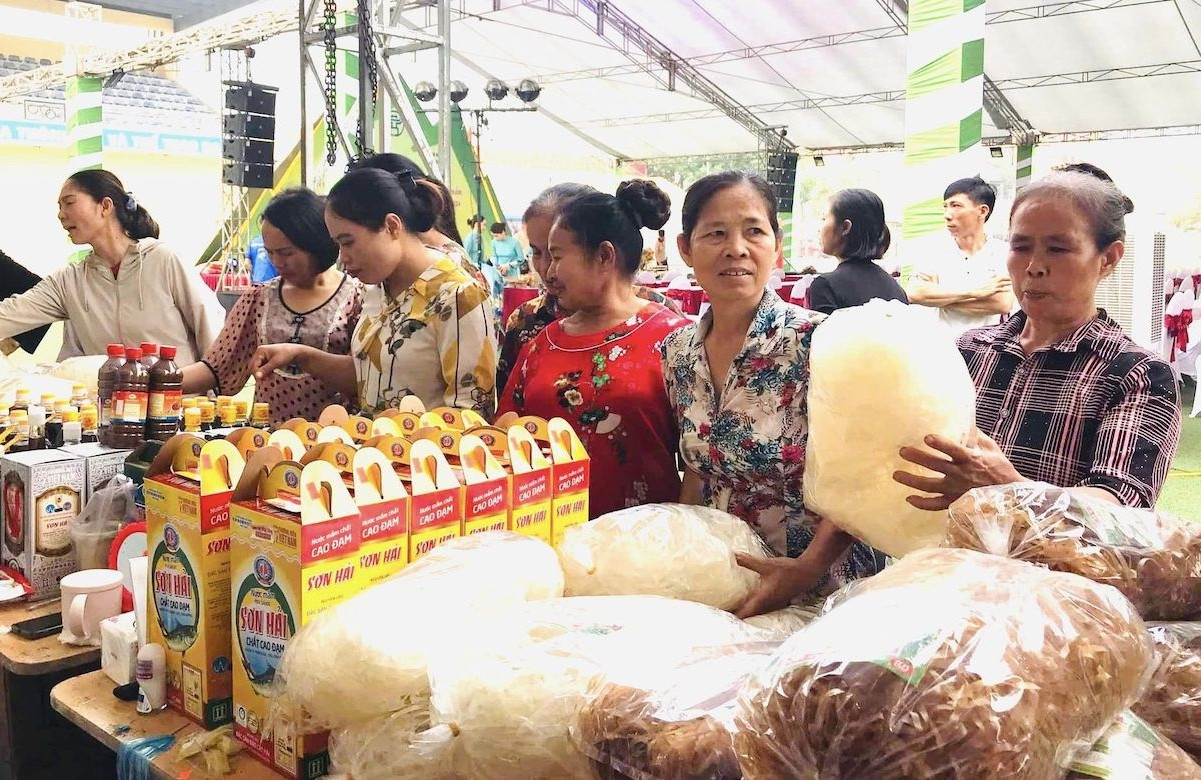 Cà Mau bảo đảm cân đối cung cầu, bình ổn thị trường dịp Tết