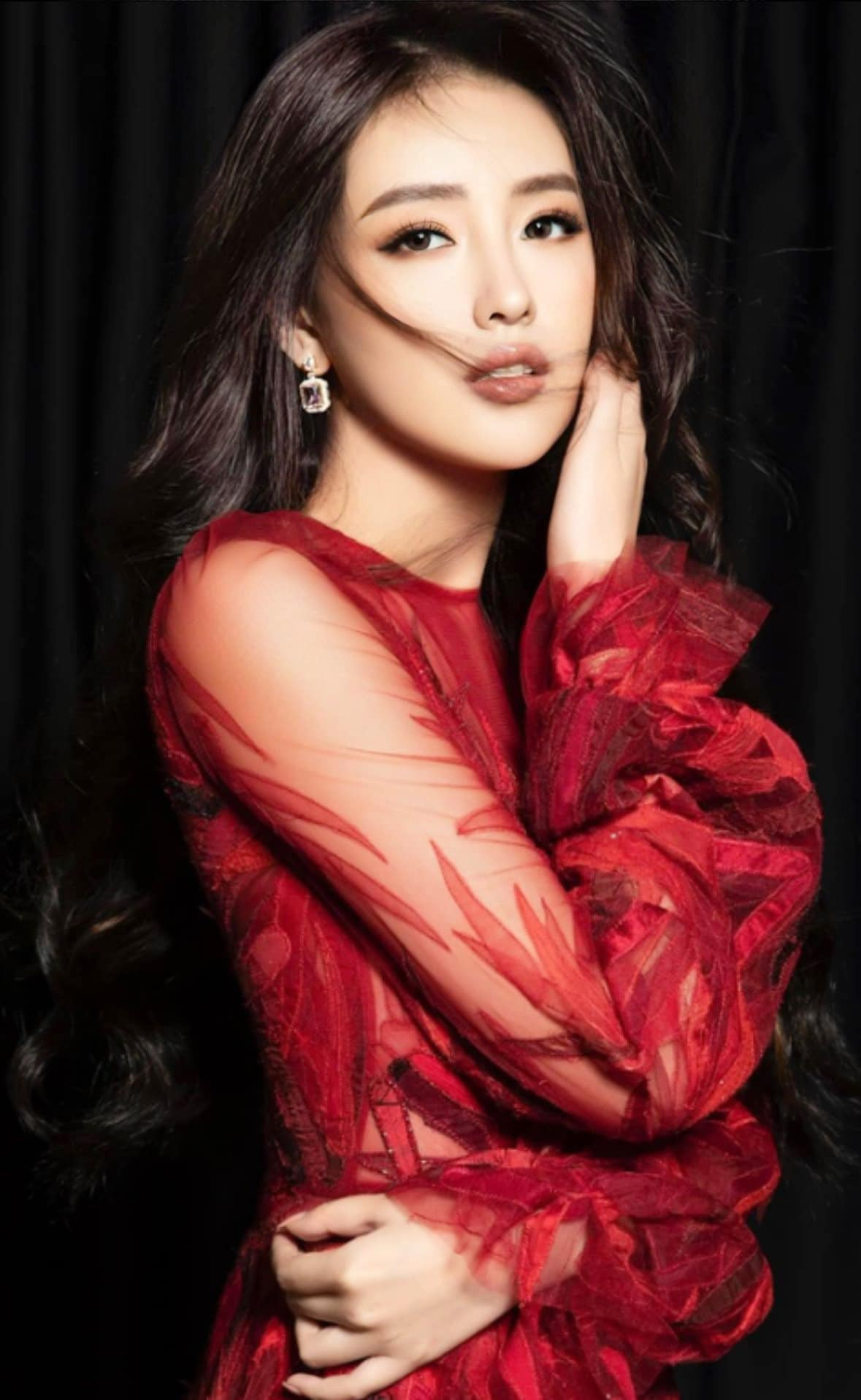 Mai Phuong Thuy 3.jpg