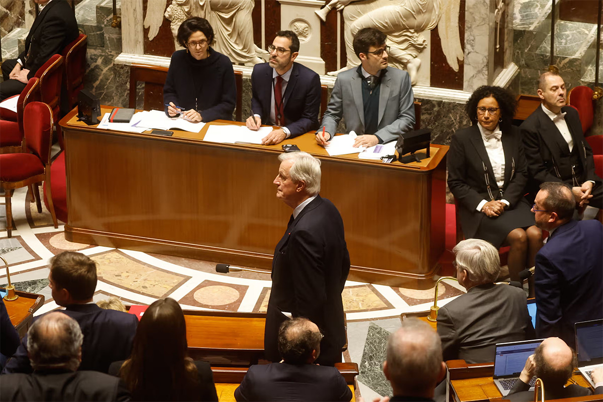 thu tuong Phap phat bieu truoc quoc hoi EPA.jpg