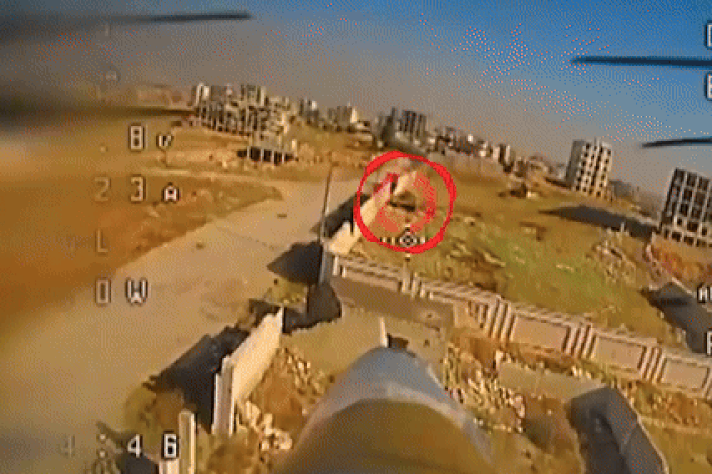 Phe nổi dậy công bố video dùng FPV phá hủy loạt xe tăng quân chính ...
