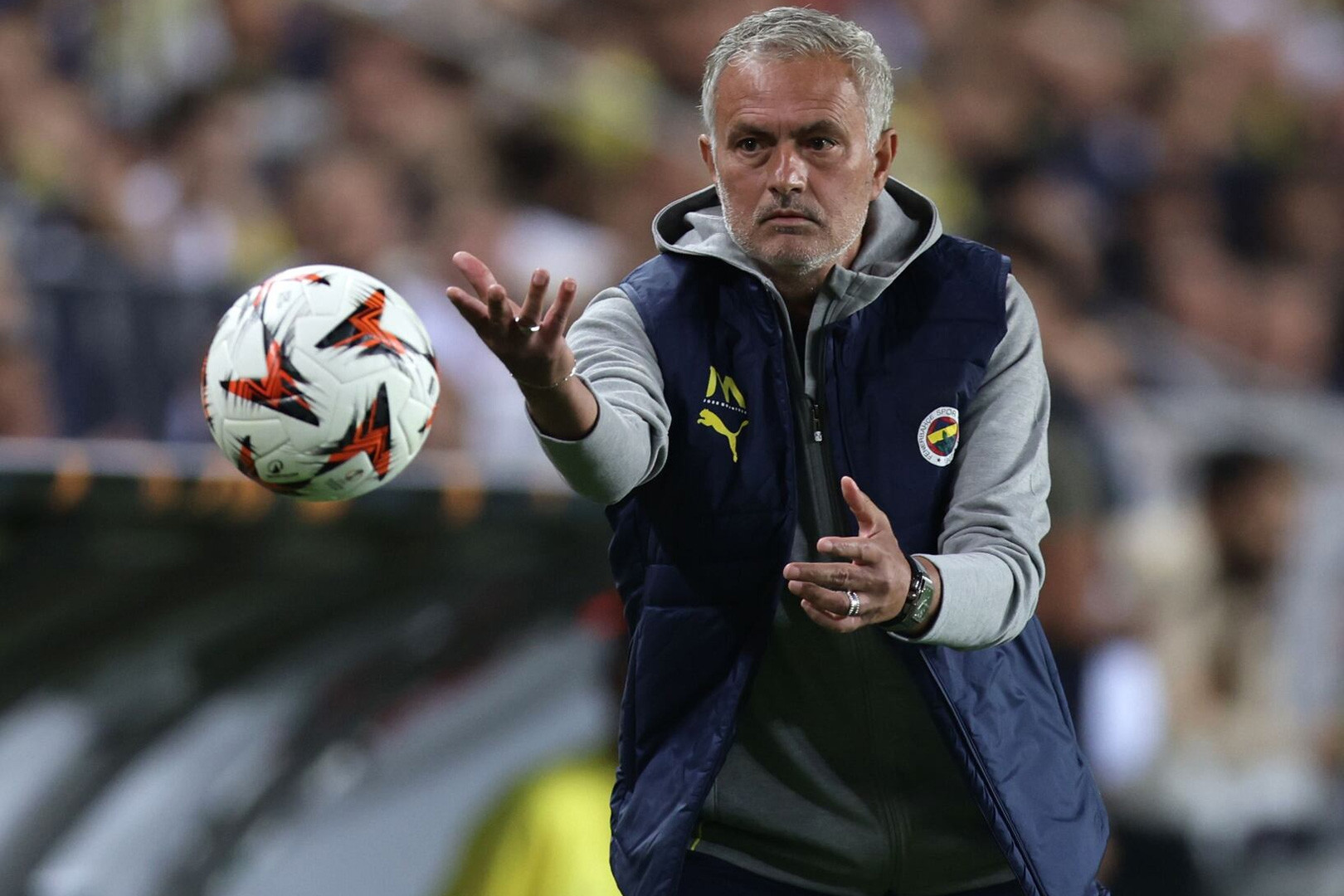 Mourinho dỗi, khiến học trò ngỡ ngàng sau khi bị AS Roma sa thải