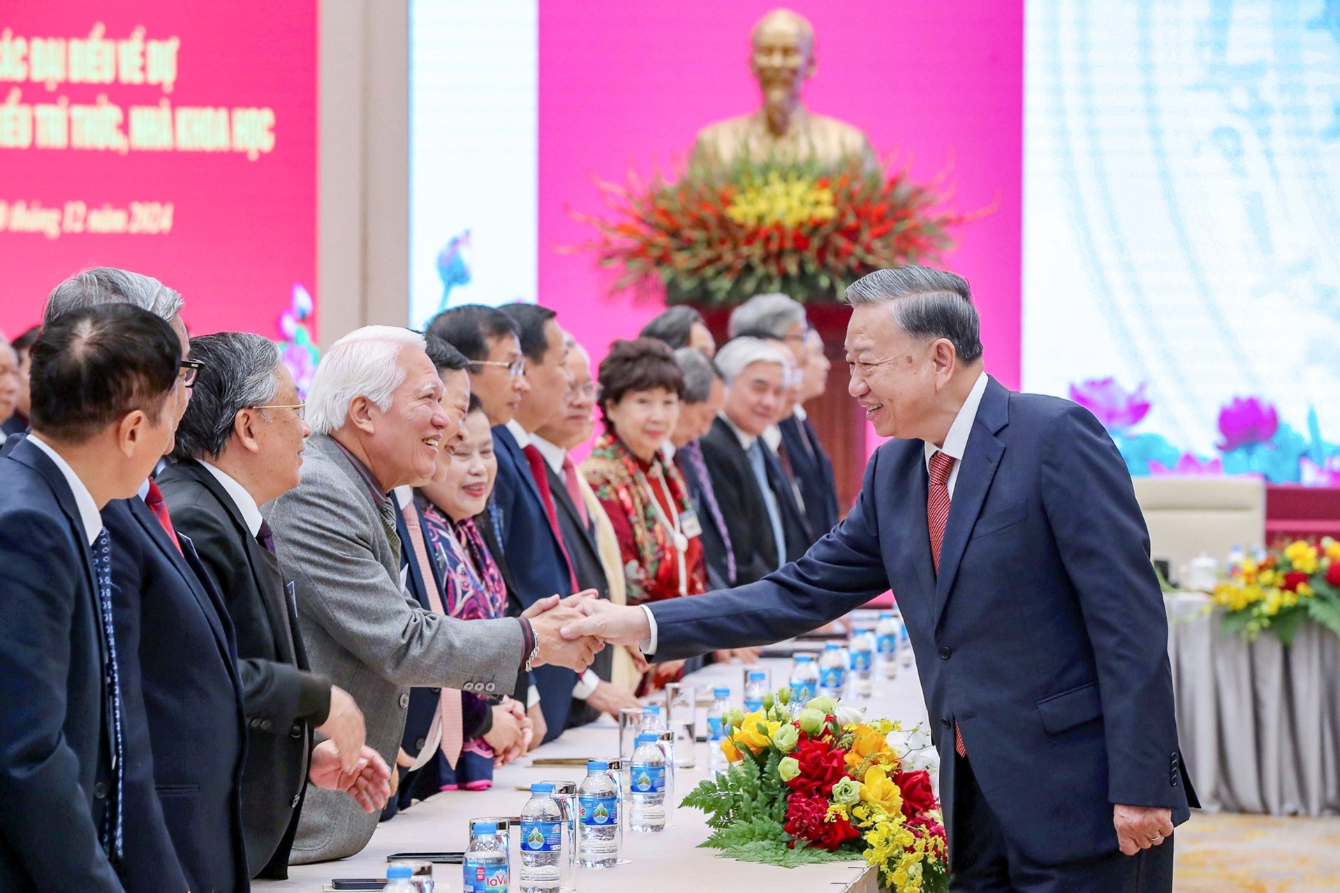 'Trí thức, nhà khoa học phải đưa Việt Nam vào nhóm dẫn đầu ASEAN về AI'