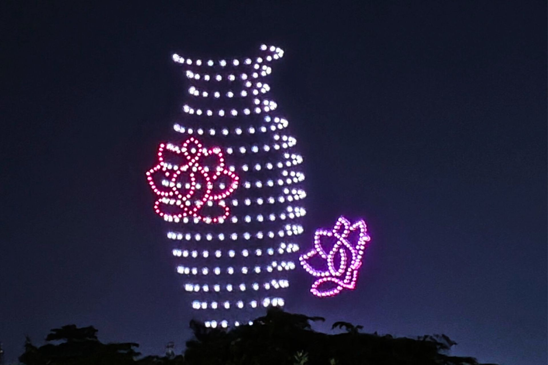 trinh dien anh sang3.jpg