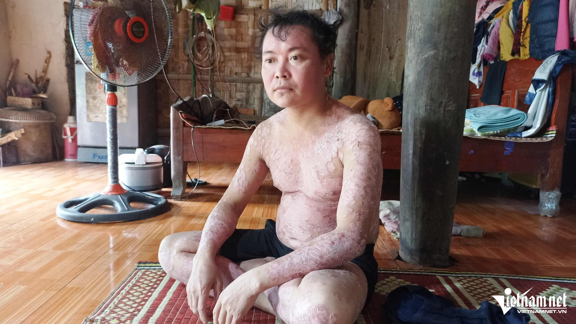 w a1nguoi dan ong bat luc 115813.jpg