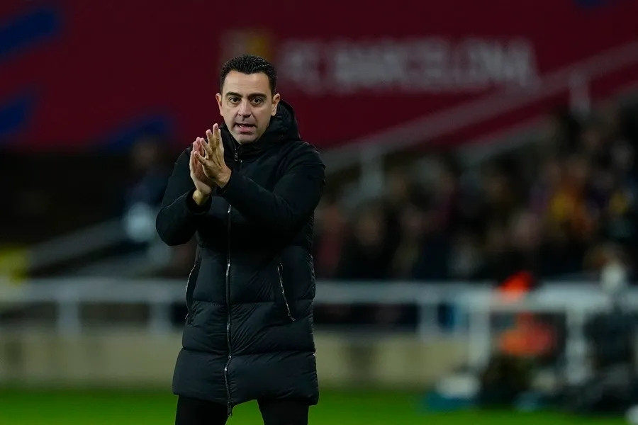 Barca: Xavi khốn khổ vì 