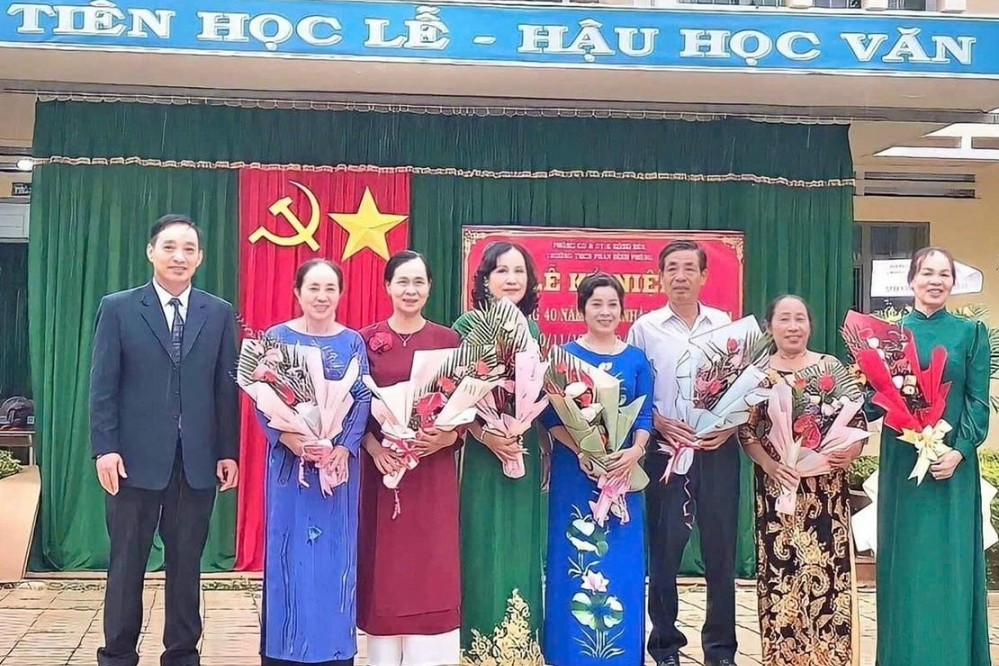 Gắn kết tình thầy trò qua mạng