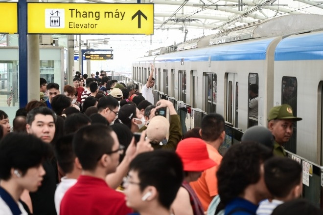 Metro số 1 tăng giờ, số chuyến tàu phục vụ người dân dịp Tết Dương lịch 2025