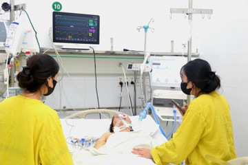 Nghẹn ngào lời từ biệt mẹ trong phòng mổ của cô gái trẻ chiều cuối năm