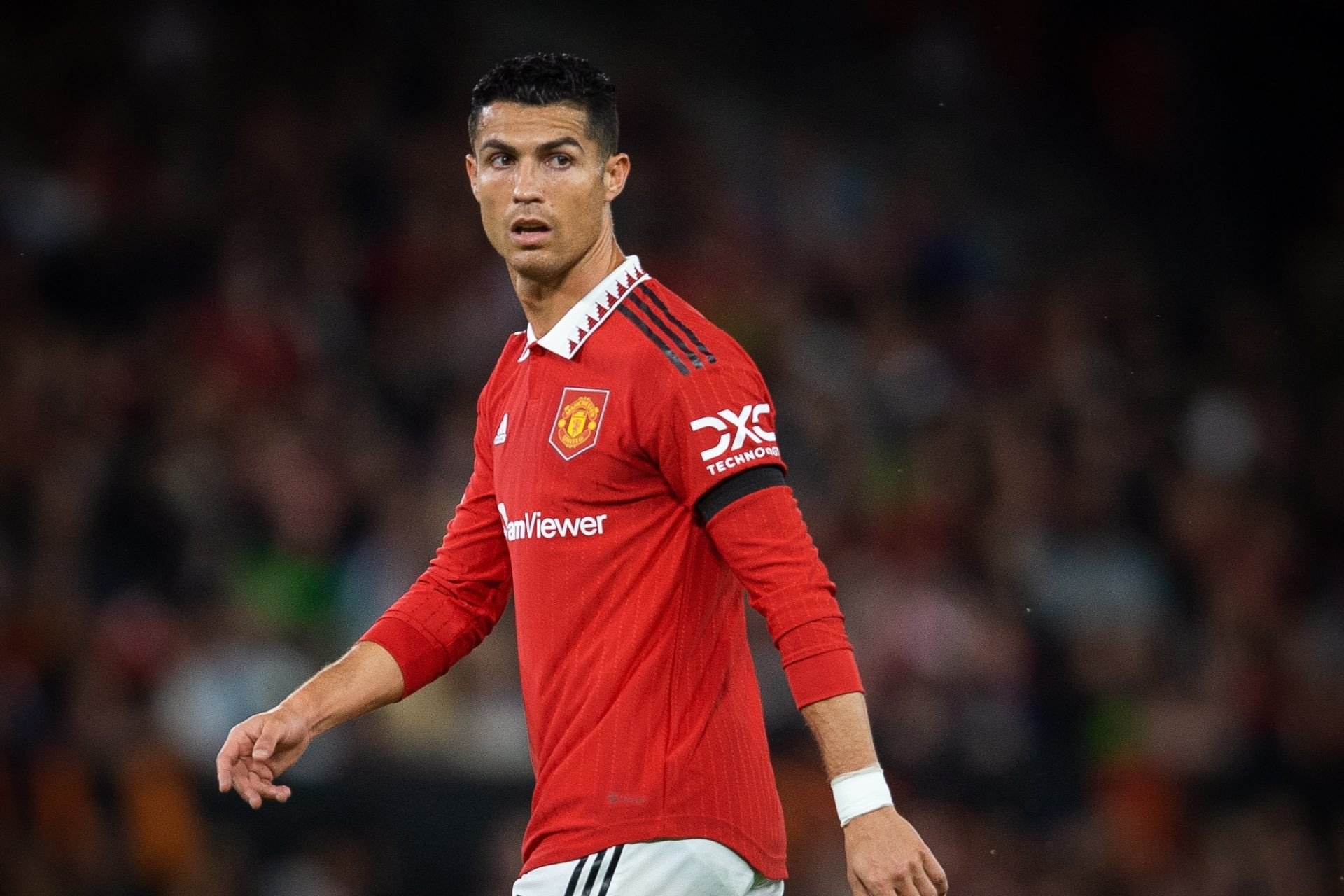 Ronaldo lập đại công, MU thắng nhọc Everton