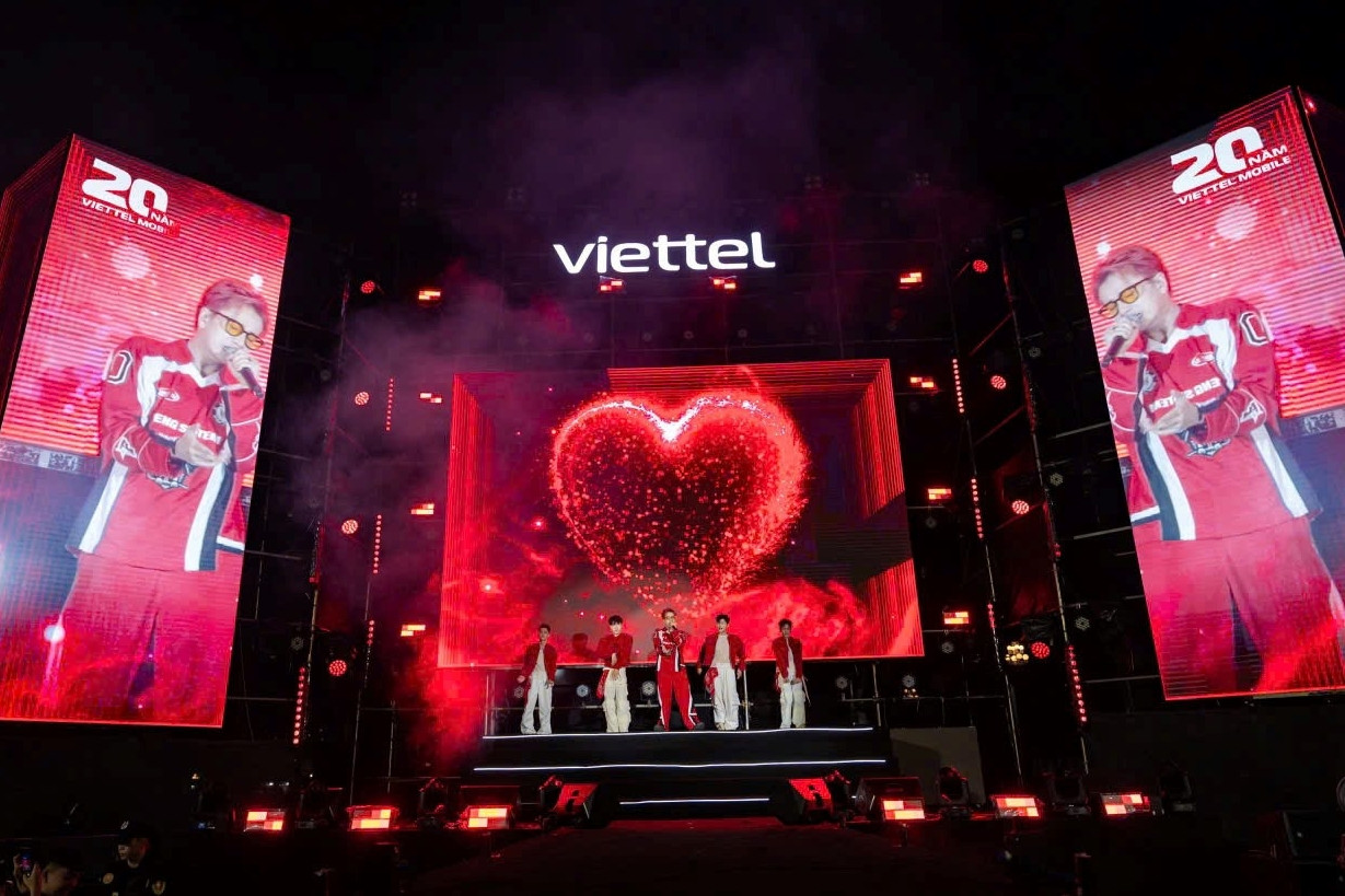 Viettel tri ân toàn bộ khách hàng