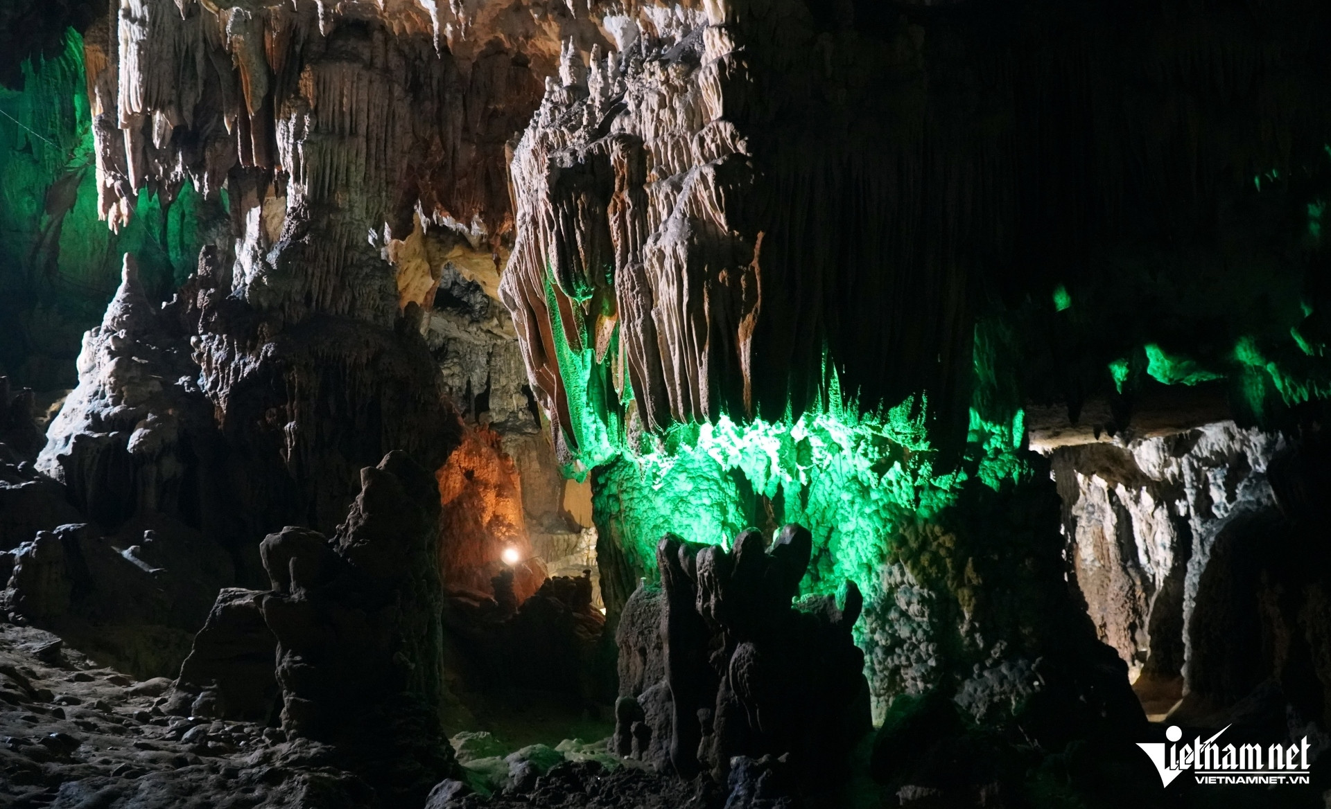 W-3Nhũ đá hình tượng phật.JPG.jpg