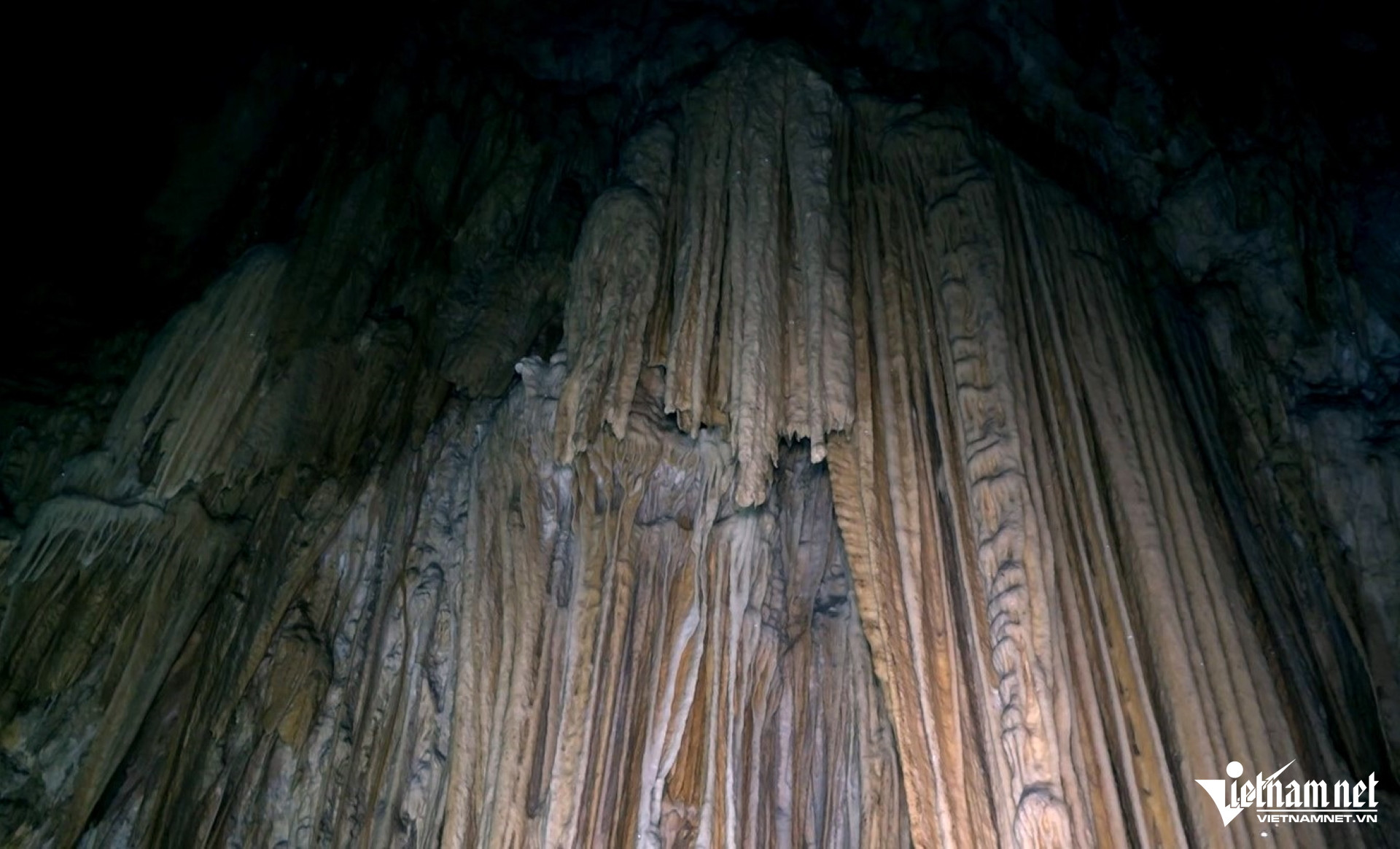 W-6Nhũ đá hình tượng phật.jpg