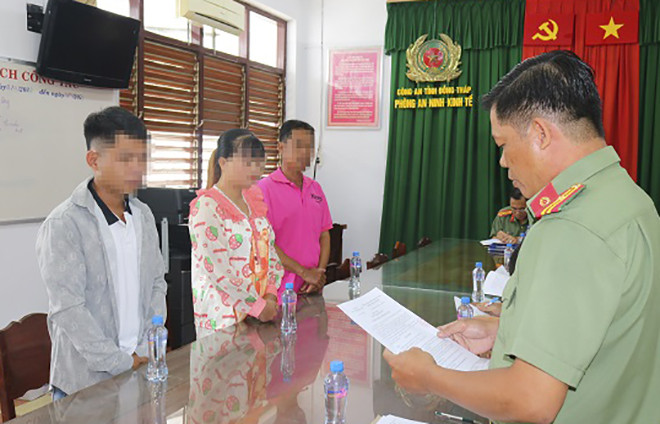 3 người bán tài khoản ngân hàng được 9 triệu đồng nhưng bị phạt gần 128 triệu đồng. Ảnh: Công an Đồng Tháp