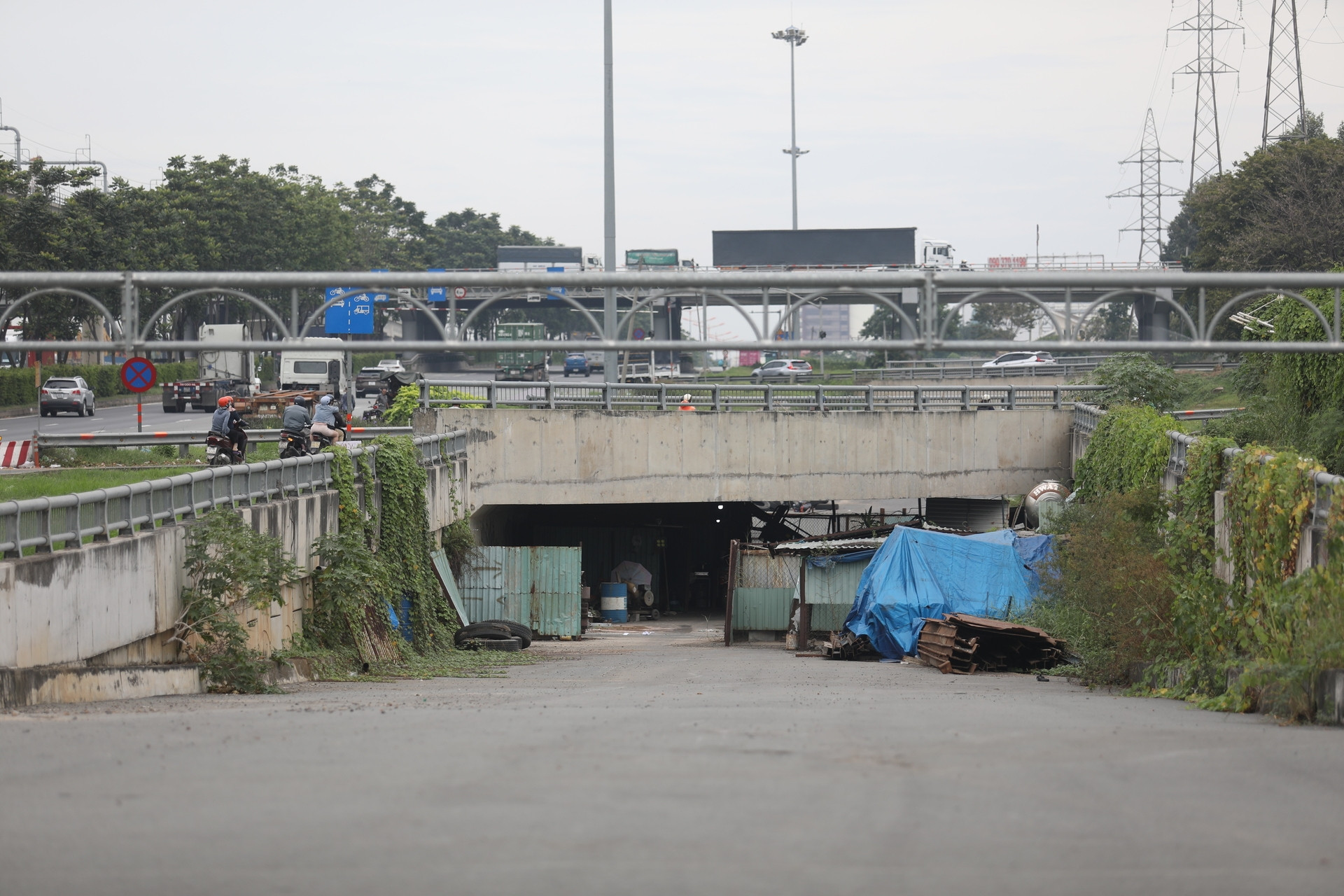 1 km hầm chui ở cửa ngõ phía đông TPHCM xây 8 năm chưa xong