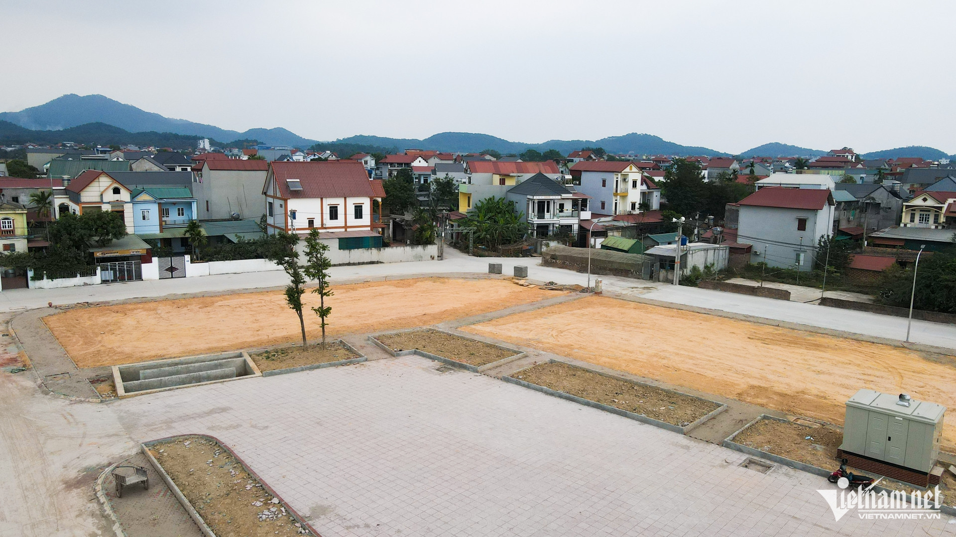 W-bat dong san soc son khu dat 30 ty 2.jpg