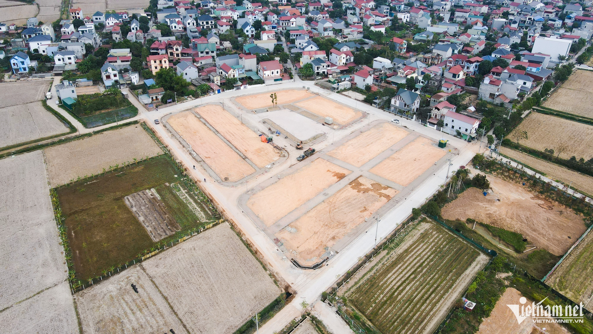 W-bat dong san soc son khu dat 30 ty 3.jpg